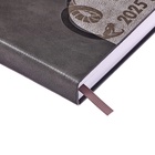 Ежедневник датированный Alpha-Trend.HONG KONG, А5, 2025, твёрдая обложка из искусственной кожи, 176 листов, графит, с рисунком - Фото 3