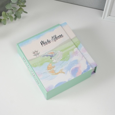 Фотоальбом на 40 фото 10×15 см «Девочка и карп», в коробке, 17×14×4.5 см