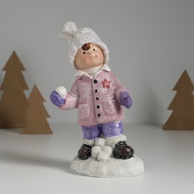 Фигурка керамика «Мальчик в розовой курточке, со снежком», 10.3×7.3×16 см