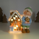 Фигурка светящаяся «Малышка в голубом свитере у пряничного домика», керамика, 15×8×16 см - Фото 2