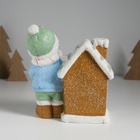 Фигурка светящаяся «Малышка в голубом свитере у пряничного домика», керамика, 15×8×16 см - Фото 5
