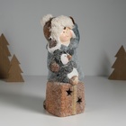 Фигурка светящаяся «Малыш в сером пальто, с пингвином на подарке», керамика, 12×6.5×20 см - Фото 3