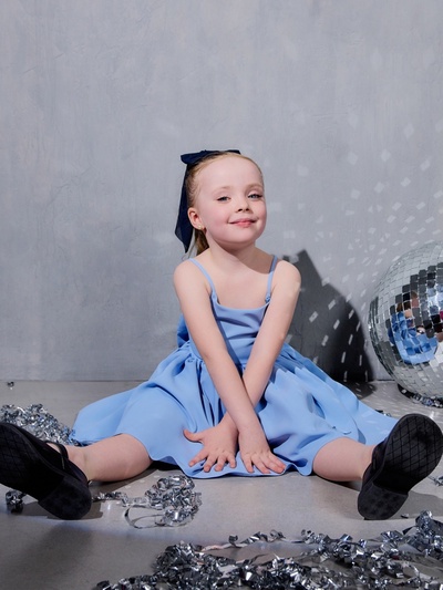 Платье нарядное для девочки MINAKU: Party Dress с бантом, голубое, рост 104-110 см