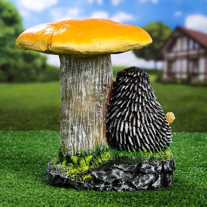 Садовая фигура "Ёж на боку под грибами" 24х28х32см - фото 1906791826