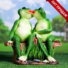 Садовая фигура из полистоуна «Лягушки на лавочке», 32×20×30 см 1090101 - фото 14606316