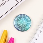 Значок новогодний закатной d=35 мм «Снежинка» 6.5×6.5 см - Фото 3