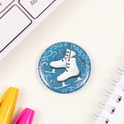 Значок новогодний закатной d=35 мм «Коньки» 6.5×6.5 см - Фото 3