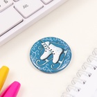 Значок новогодний закатной d=35 мм «Коньки» 6.5×6.5 см - Фото 4