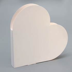 Подарочная коробка - сердце, с вкладышем внутри для конфет, открыток и сувениров, белая, 15×15×3 см