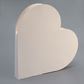 Подарочная коробка - сердце, с вкладышем внутри для конфет, открыток и сувениров, белая, 18×18×3 см
