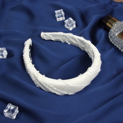 Ободок для волос QF «Жаннет», стиль галант, 3 см, бежевый