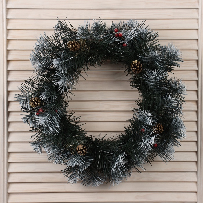 Венок новогодний d=45 см «Рождественский белоснежный» декор шишка золото, иней, ягода