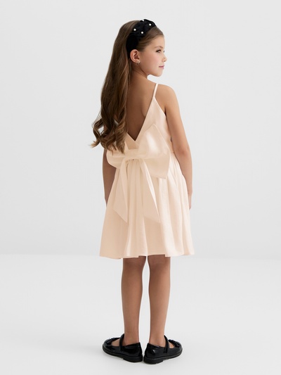 Платье нарядное для девочки MINAKU: Party Dress с бантом, цвет молочный, рост 116-122 см