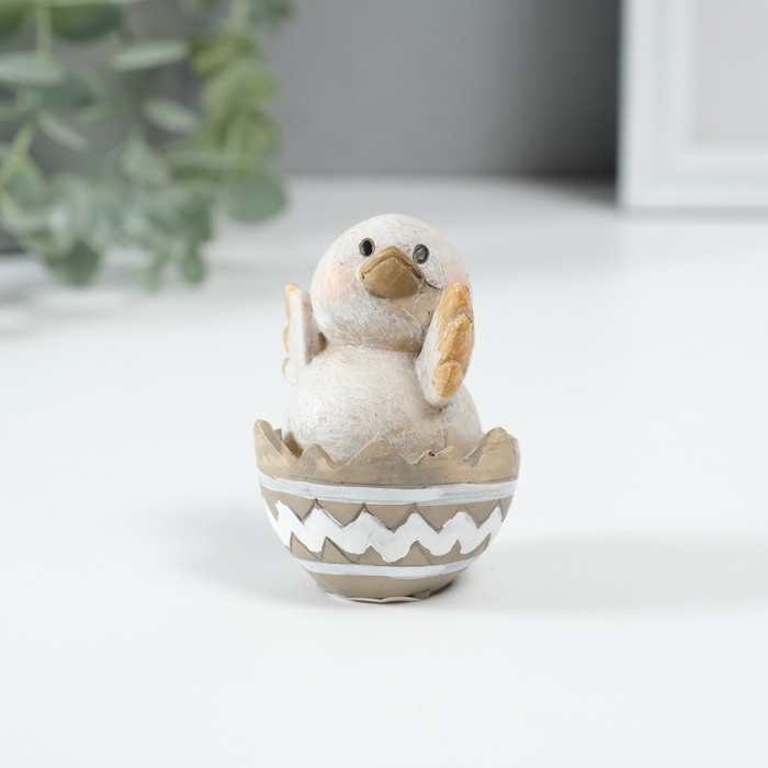 Фигурка полистоун «Цыплёнок в скорлупке», 5×4.5×6.5 см