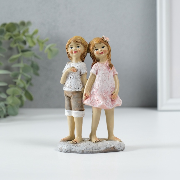 Фигурка полистоун «Мальчик с девочкой - дружба», 7.5×4.5×13 см