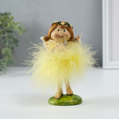 Фигурка полистоун «Малышка фея в жёлтом платье, с цветочком», 8×6×13 см