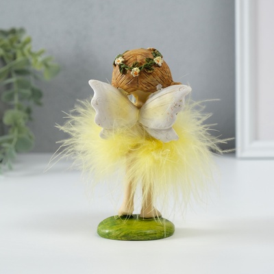 Фигурка полистоун «Малышка фея в жёлтом платье, с цветочком», 8×6×13 см