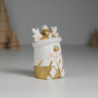 Фигурка полистоун «Олень белый в шапке и шарфике», 4×4×7 см - Фото 3