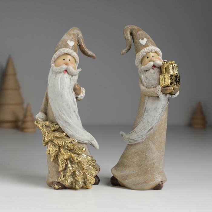 Фигурка новогодняя полистоун «Дед Мороз с сердечком на шапке с подарками или ёлкой», 5.5×4.5×15.5 см, МИКС - Фото 1