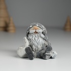 Фигурка полистоун «Гном в сером длинном колпаке с леденцом/мешком», 6×4×5.5 см, МИКС - Фото 3