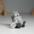 Фигурка полистоун «Гном в сером длинном колпаке с леденцом/мешком», 6×4×5.5 см, МИКС - Фото 4