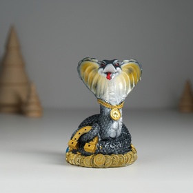 Фигурка полистоун «Змея тёмная с подковой», 5.8×5.5×9 см