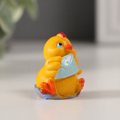 Фигурка полистоун «Цыпа почтальон с письмом», 2.6×3×3.3 см