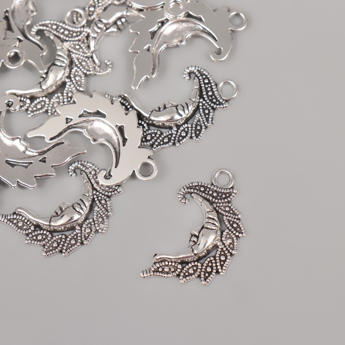 Металлический элемент, декоративная подвеска «Арт Узор. Узорчатый месяц», серебро, 2.6×1.5 см - Фото 1