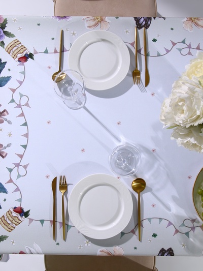 Скатерть Доляна Мagical beasts, 145×180 +/- 3 см, 100% п/э