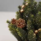 Искусственная ёлка настольная «Зимнее волшебство. Блеск», в мешочке, 17 см, ветки литые отгибаются, шишки, декор золотой - Фото 5