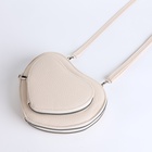 Сумка женская кросс-боди на молнии, в форме сердца, 20×5×16 см, белая - Фото 8