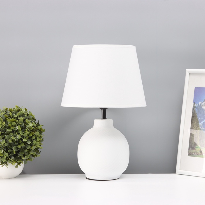 Лампа настольная «Луиза» 1×40 Вт Е27 белый 25×25×38.5 см - Фото 1