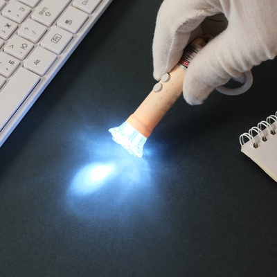 Фонарик-лазер брелок для ключей на карабине «Персиковая», 3 режима, светит, мигает, указка, LR44×3 шт., 3×3×9 см