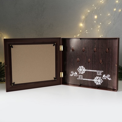 Ключница настенная «Ёлочные игрушки. С Новым годом», 26.5×31.5 см