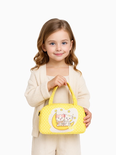 Сумка детская «Котики на луне», для девочки, на молнии, регулируемый ремешок, жёлтая