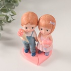 Набор фигурок полистоун «Парочка с сердцем и с букетом», 2 шт., 7×6.5×11 см - Фото 5