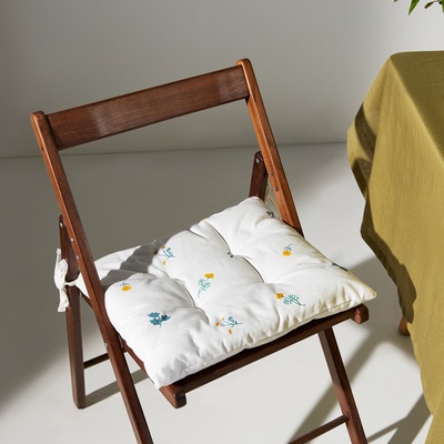 Подушка на стул «Этель. Полевые цветочки», 42×42×7 см, белая