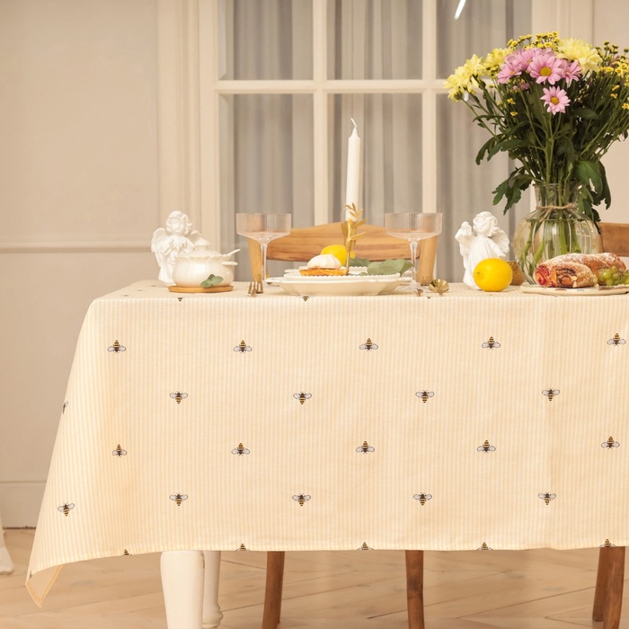 Скатерть Доляна «Пчёлки», 146×110 см, рогожка 164 г/м², 100% хлопок