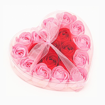 Подарочный набор в форме сердца из красно-розовых мыльных роз, в коробке, 18 шт.