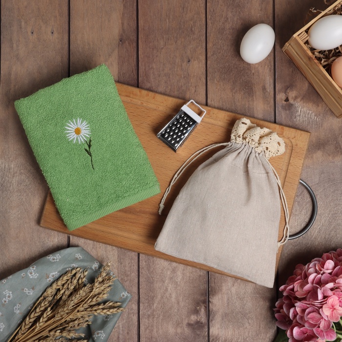 Набор подарочный «Этель» Chamomile, полотенце 30×60 см, тёрка 7.7×3.7 см - Фото 1