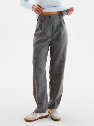 Брюки женские с защипами MINAKU: Modern classic, тёмно-серые, размер 46