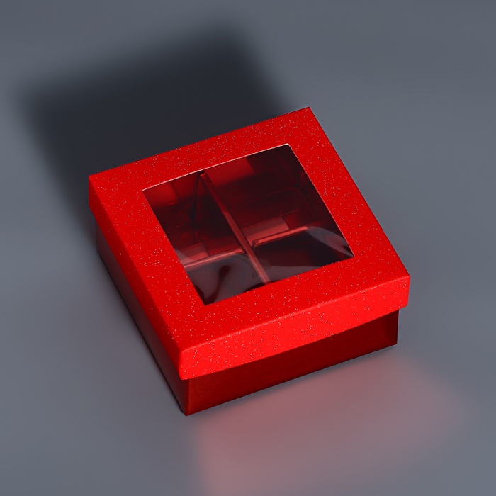 Коробка подарочная для 4 конфеты красный глиттер, с окном, 8.5×8.5×4 см - Фото 1