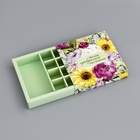 Коробка для 8 конфет + шоколад, с окном «Прекрасного настроения», 17.7×17.8×3.8 см - Фото 4