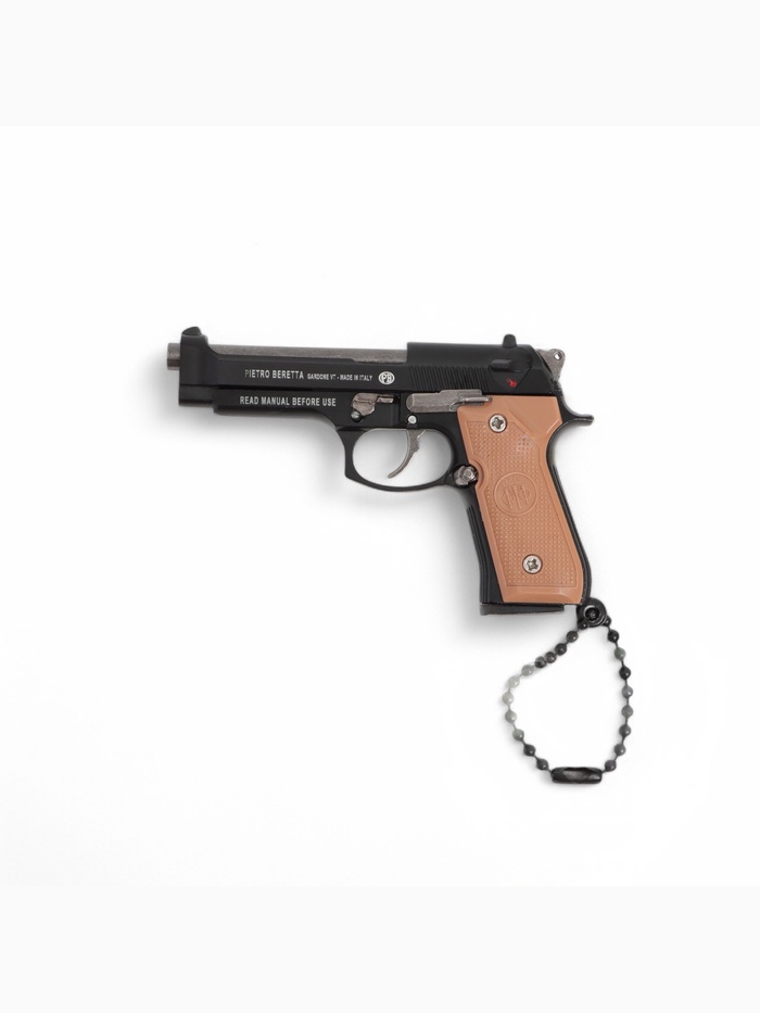 Макет оружия «Сувенирный пистолет Beretta 92», брелок для ключей, 8 см - Фото 1