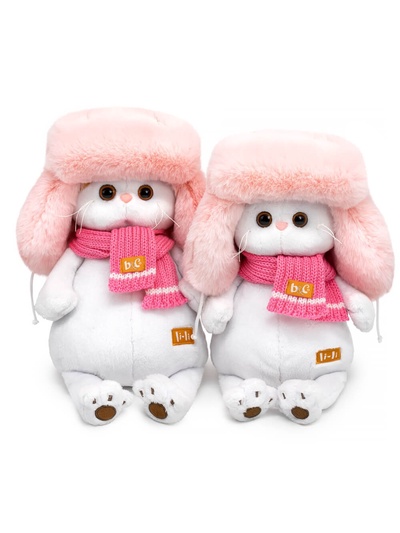 Мягкая игрушка «Кошечка Ли-Ли», в меховой шапке и шарфе, 24 см