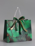 Пакет подарочный ламинированный «Мрамор», зеленый с бантиком, 25×20×12 см - Фото 2