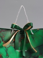 Пакет подарочный ламинированный «Мрамор», зеленый с бантиком, 25×20×12 см - Фото 4