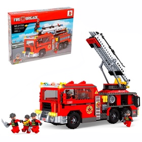 {{photo.Alt || photo.Description || 'Конструктор Пожарная команда «Машина», 939 деталей, уценка'}}