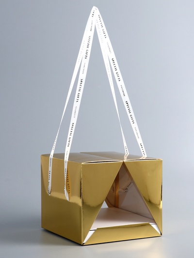 Коробка под бенто - торт с ленточками, золотая, 21×21×18 см