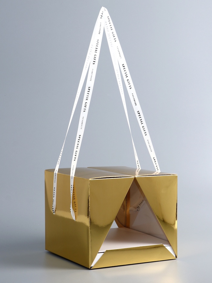 Коробка под бенто - торт с ленточками, золотая, 21×21×18 см - Фото 1